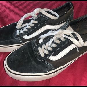 BLACK VANS